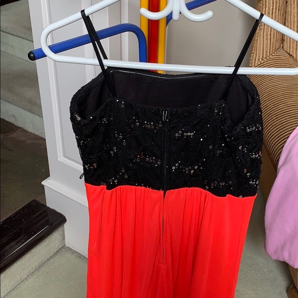 Dress - Picture 3 of 4